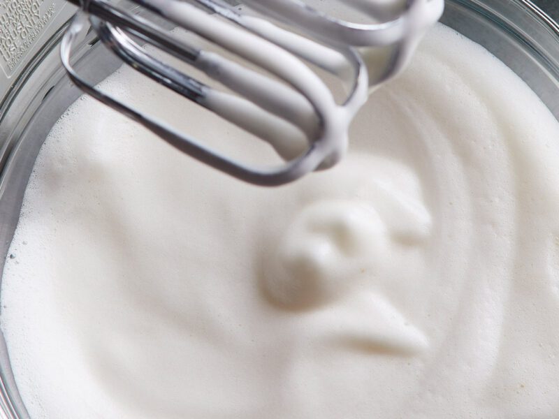 Aquafaba vegan Whipped Cream